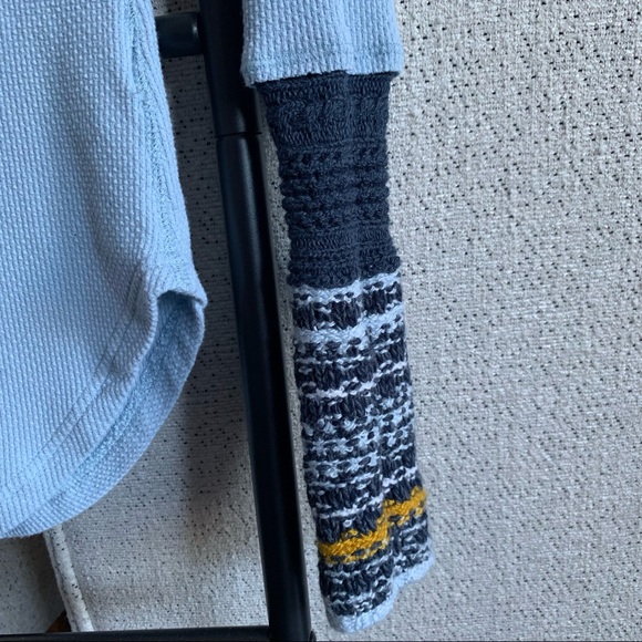 ⛔️SOLD⛔️ FREE PEOPLE Thermal Henley Crochet Cuff Trim Long Sleeves Top - Picture 6 of 10